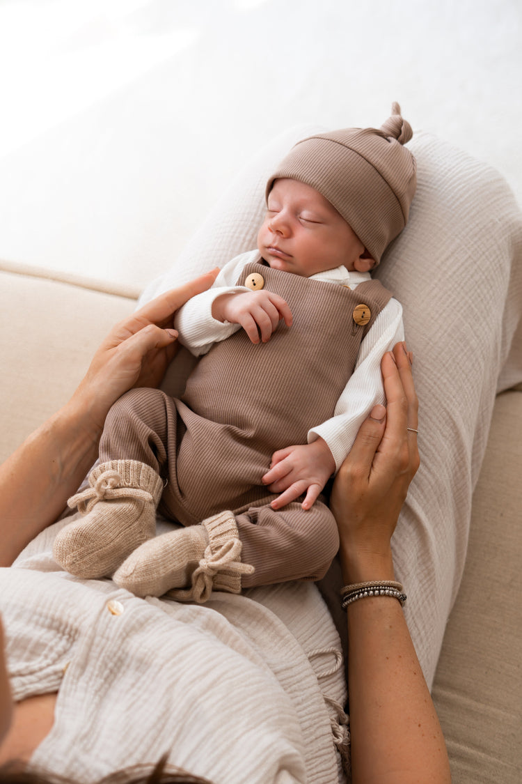 Handgemaakte duurzame tuinbroek voor baby’s