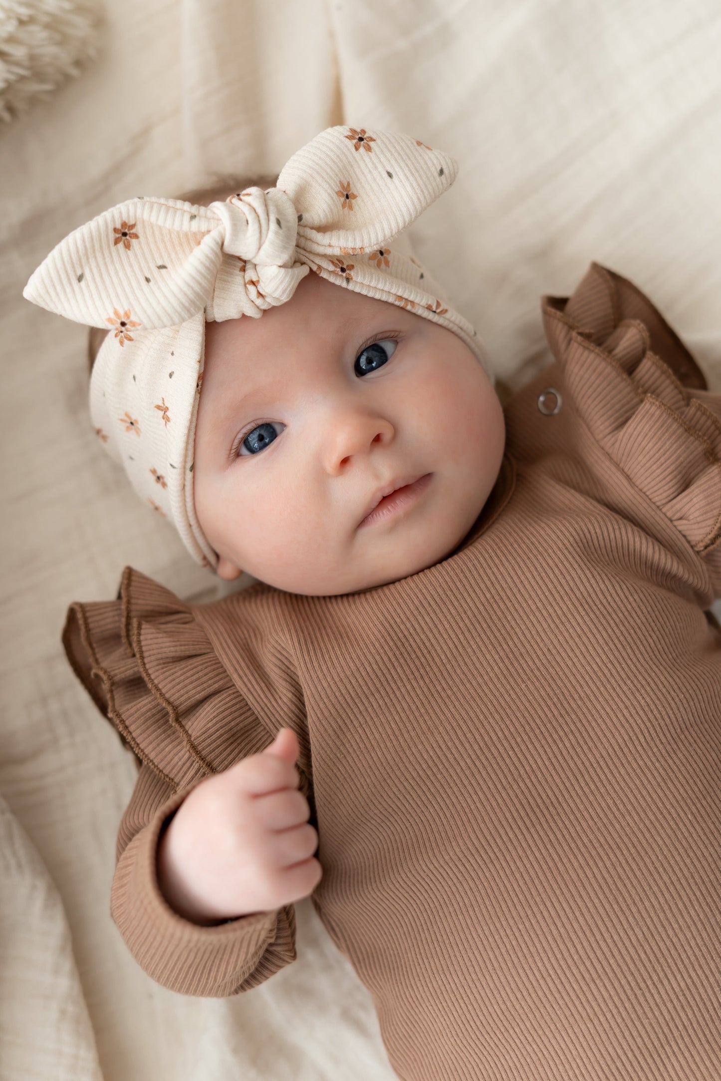 Baby shirt ruffle cacao (rib)