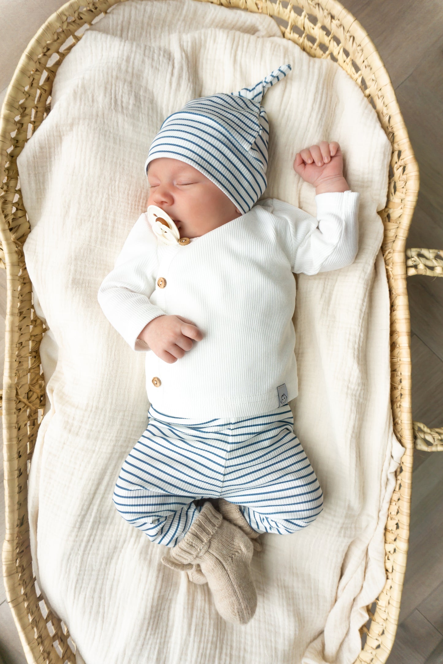 Newborn set Streepjes blauw (rib) broek + muts