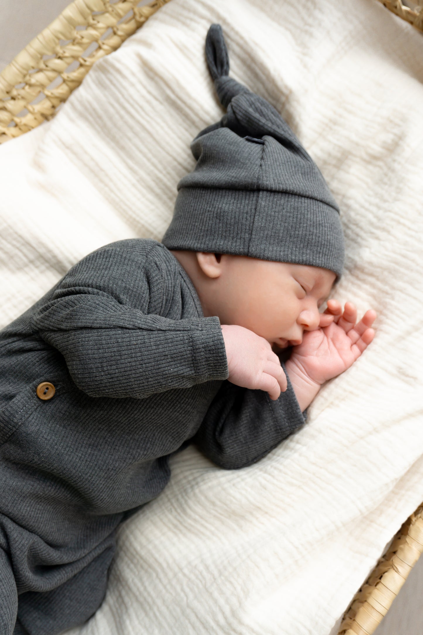 Mutsje Donkergrijs (rib)