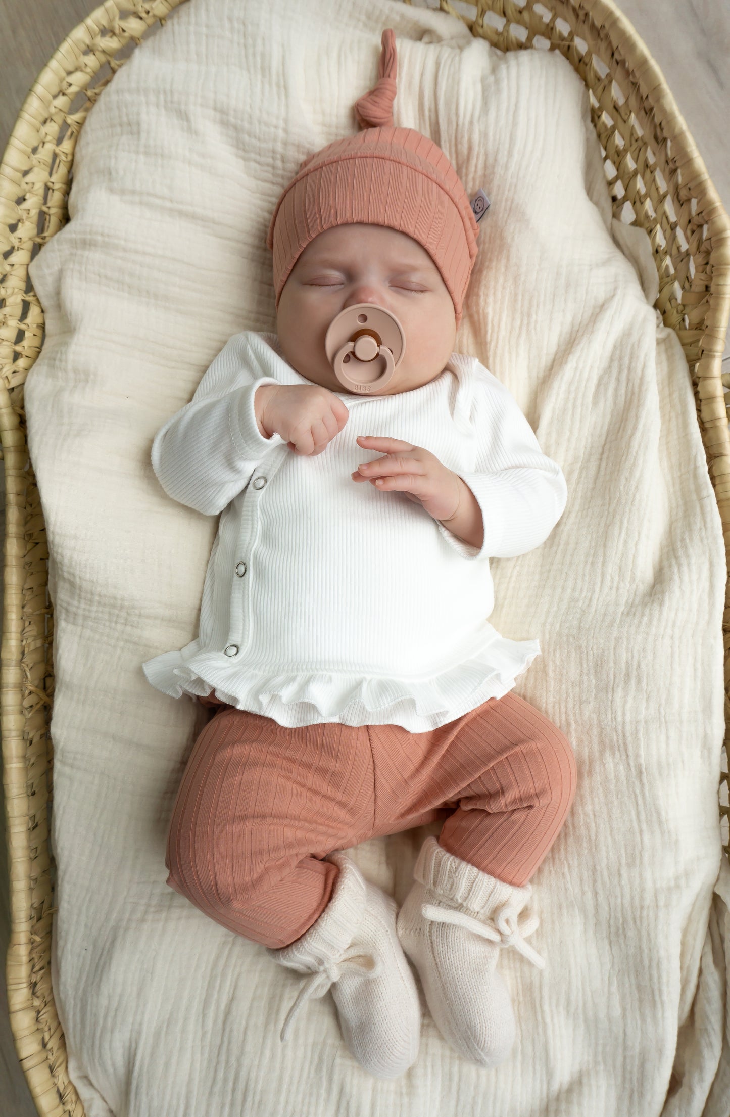 Overslagshirtje ruffle Ecru (rib)