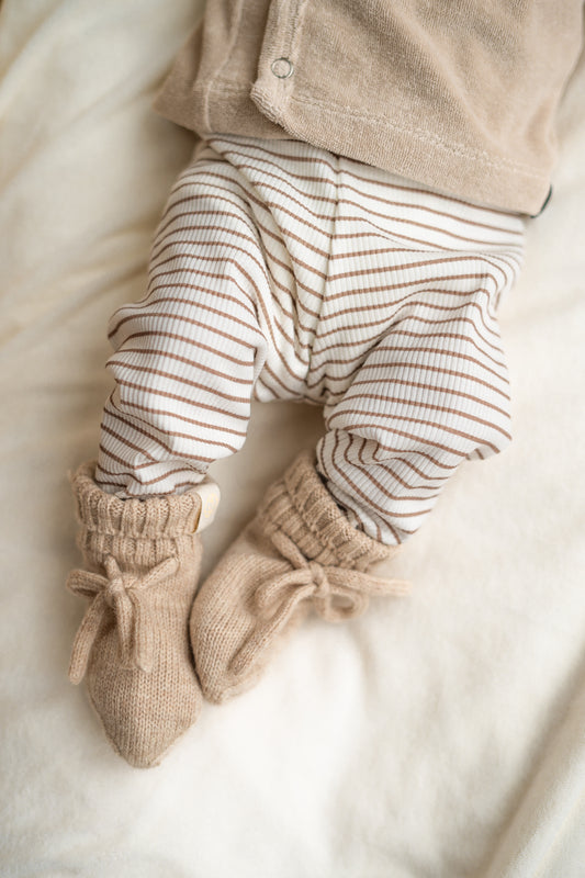 Prematuur broekje Streepjes taupe (rib)