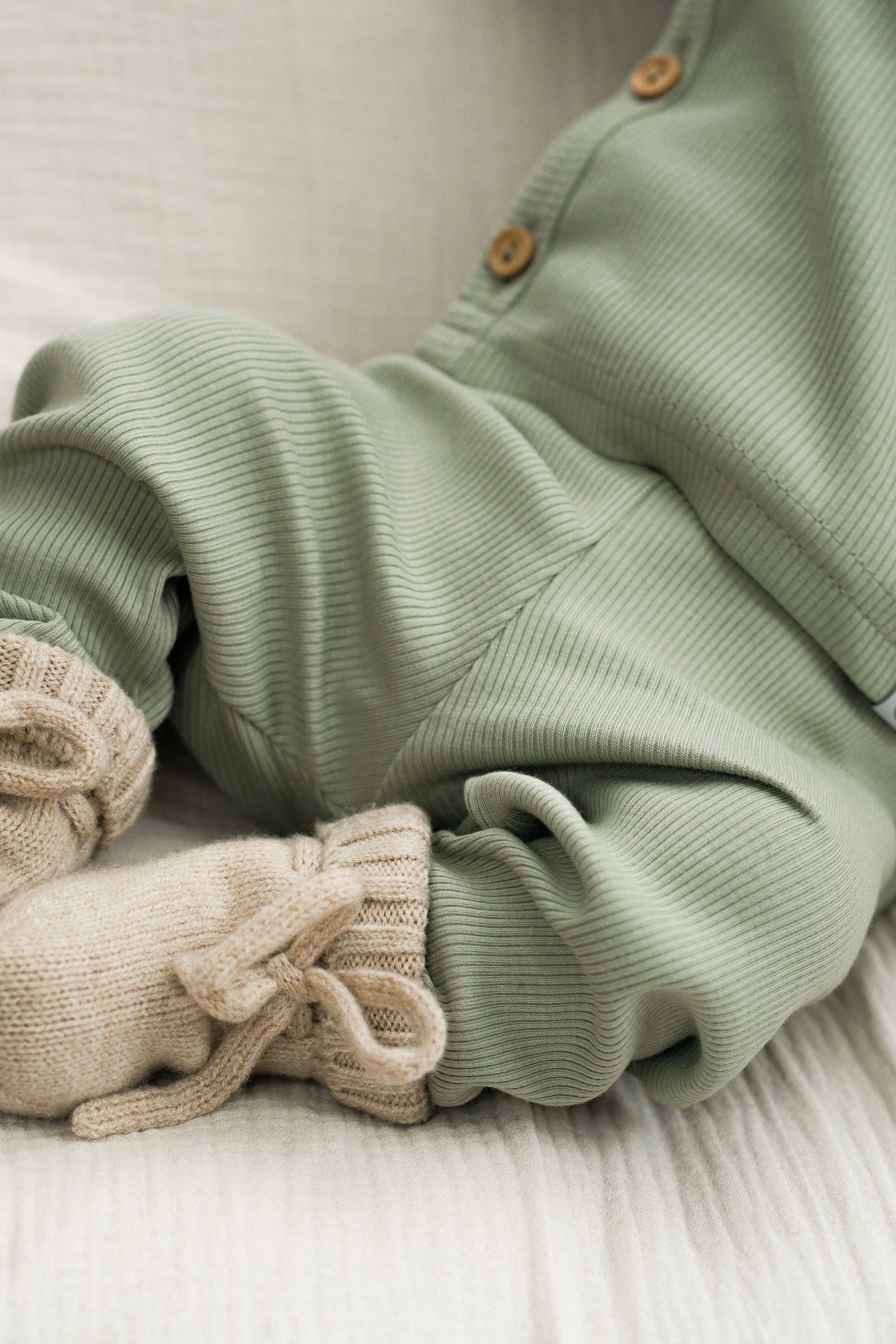 Broekje zacht groen (rib)