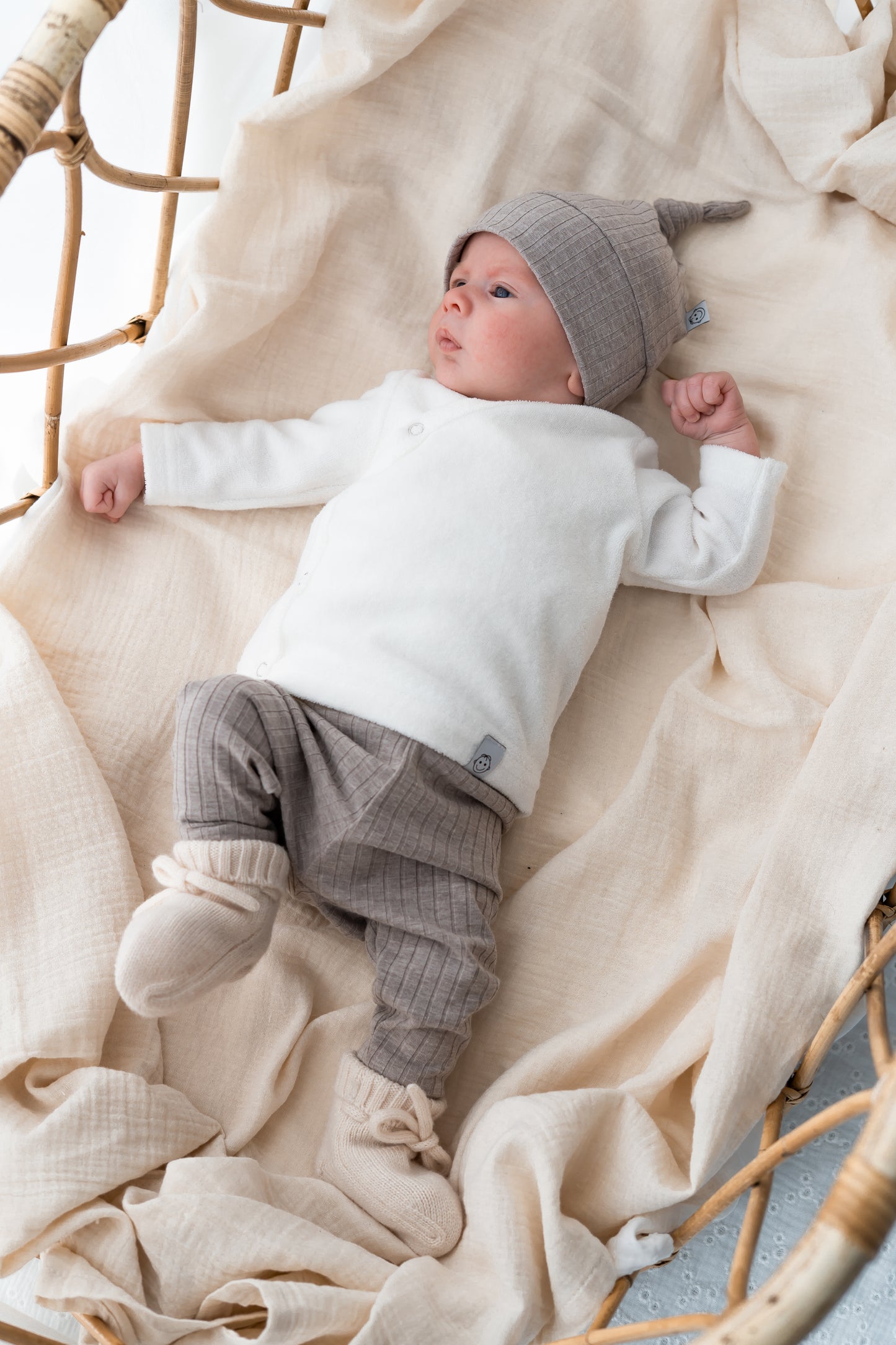 Newborn set Taupe melange (brede rib) broek + muts