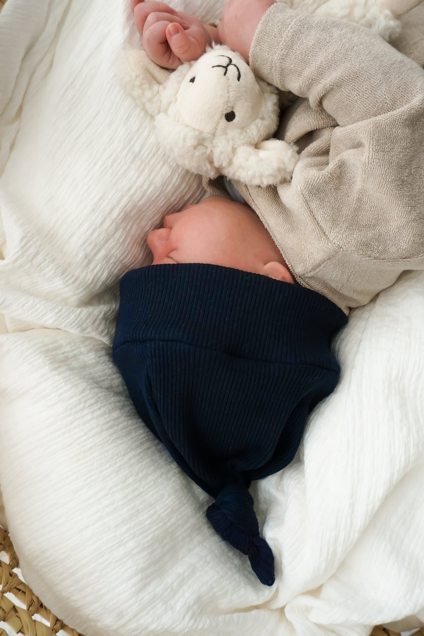Mutsje Navy blauw (rib)