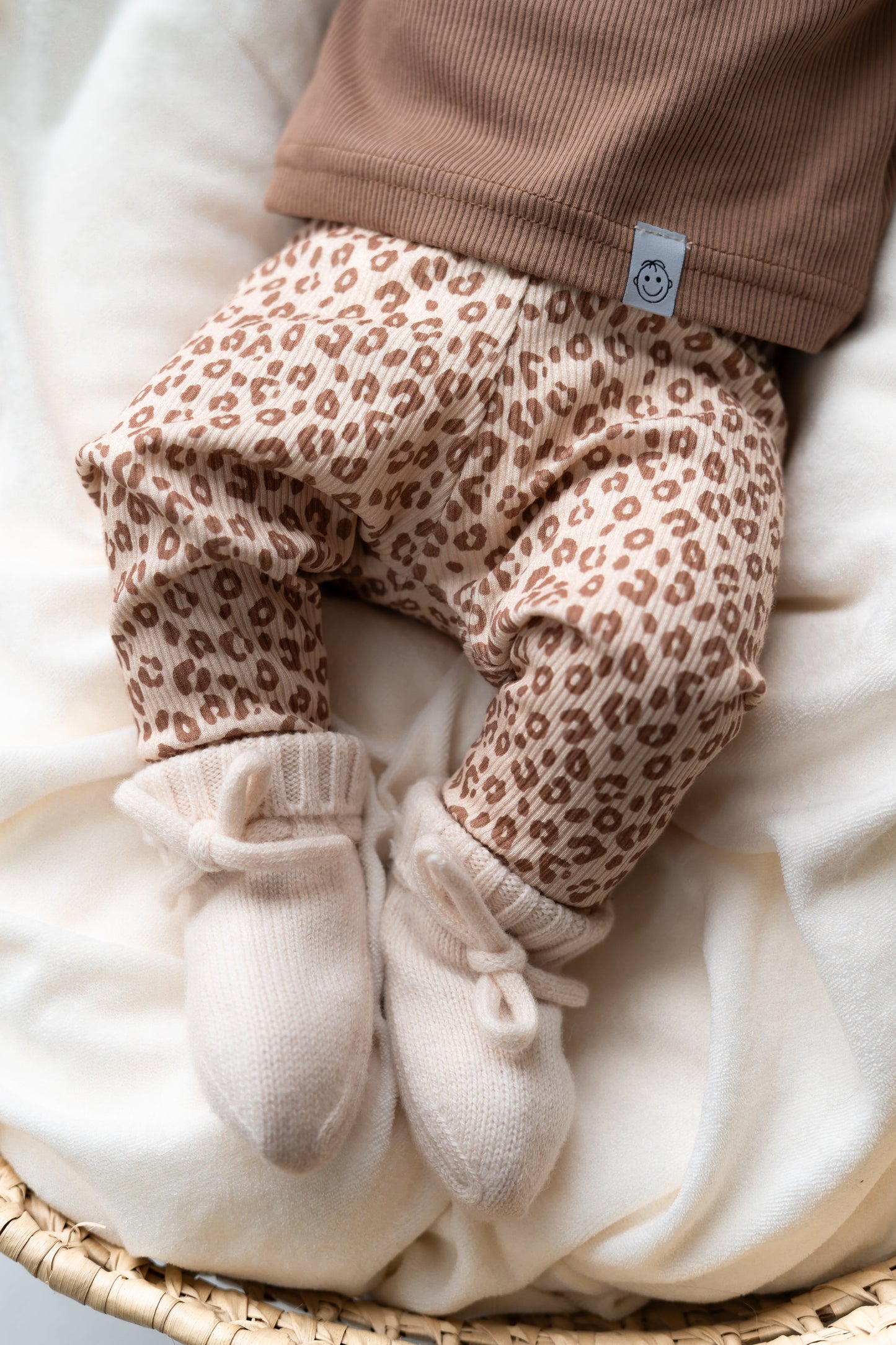 Newborn set Panterprint cacao (rib) broek + muts