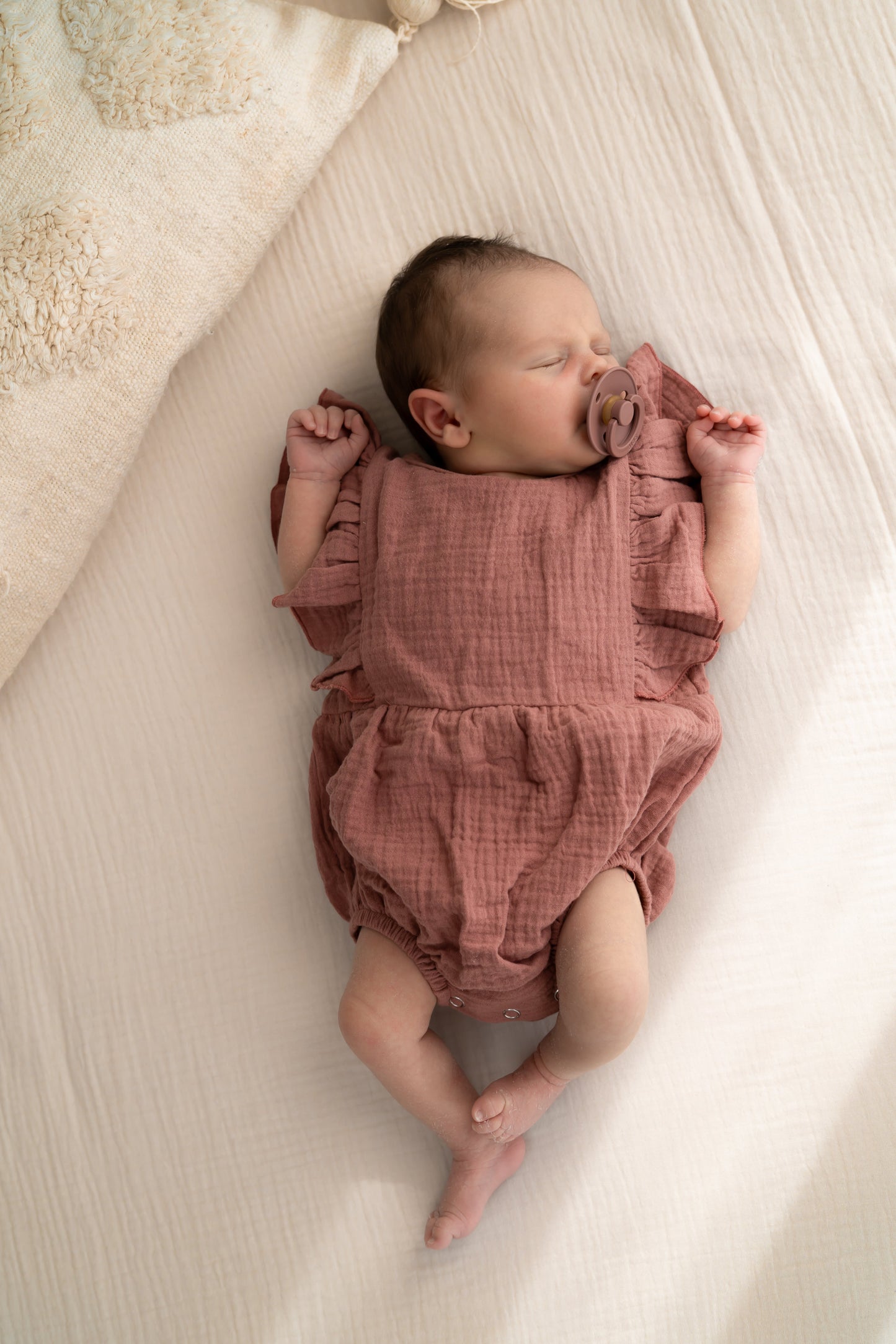 Romper ruffle zomer Klei roze (hydrofiel)