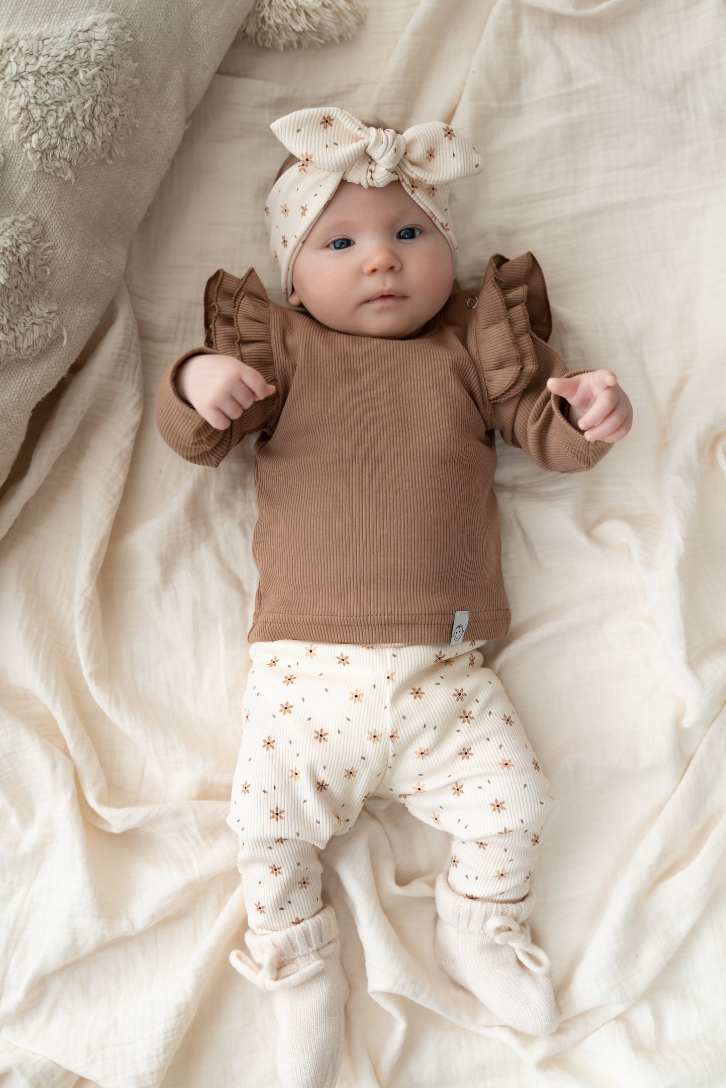 Baby shirt ruffle cacao (rib)