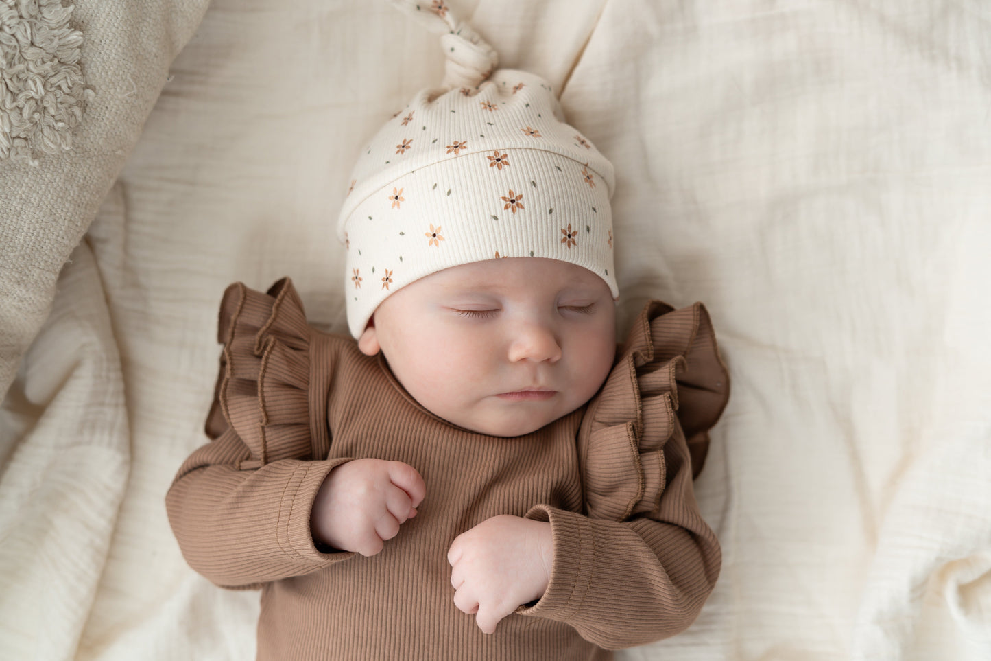 Newborn set Starflowers (rib) broek + muts