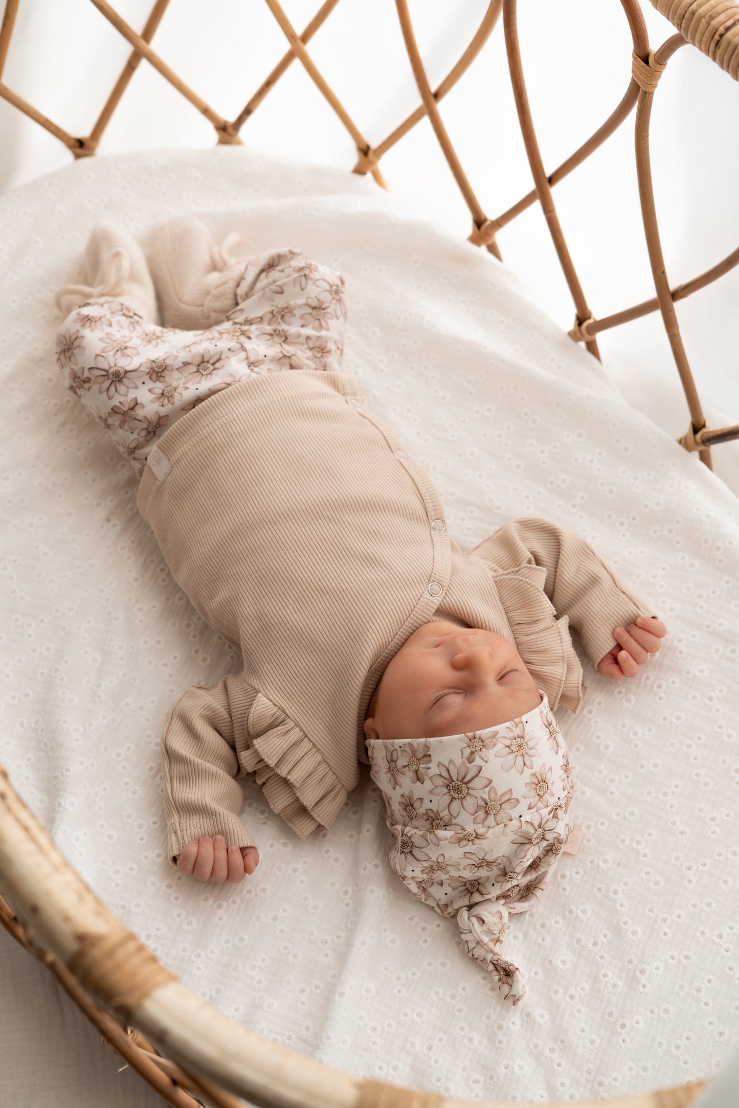 Newborn set Beige bloem