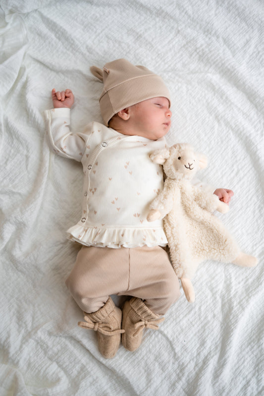 Newborn set Beige (rib) broek + muts