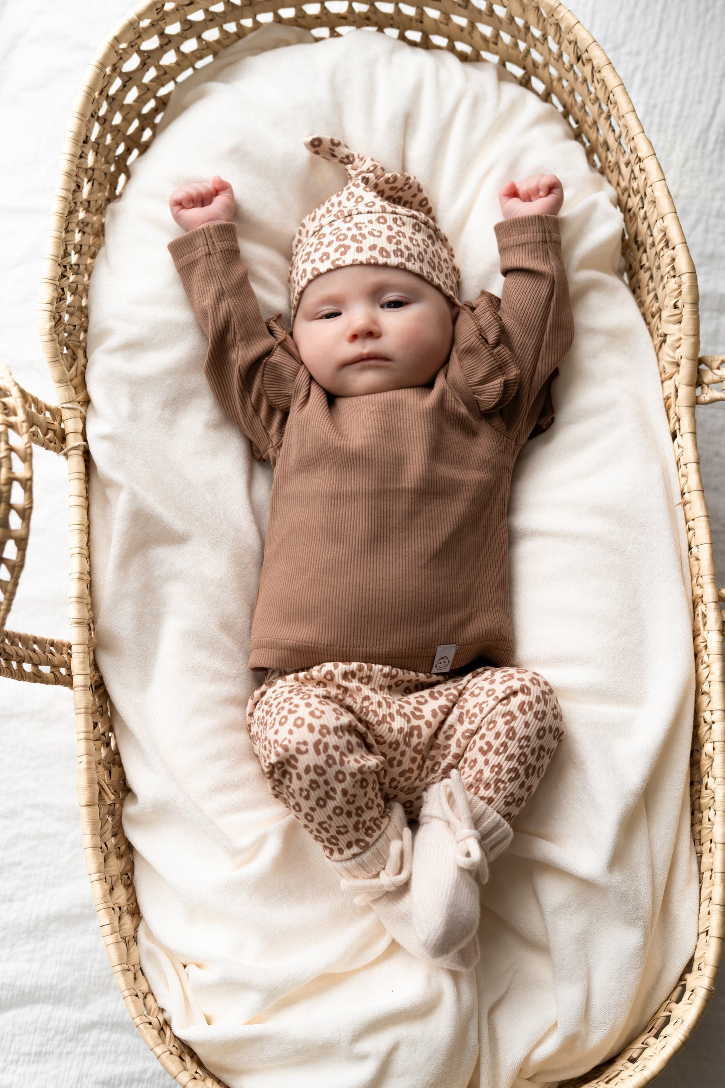 Newborn set Panterprint cacao (rib) broek + muts