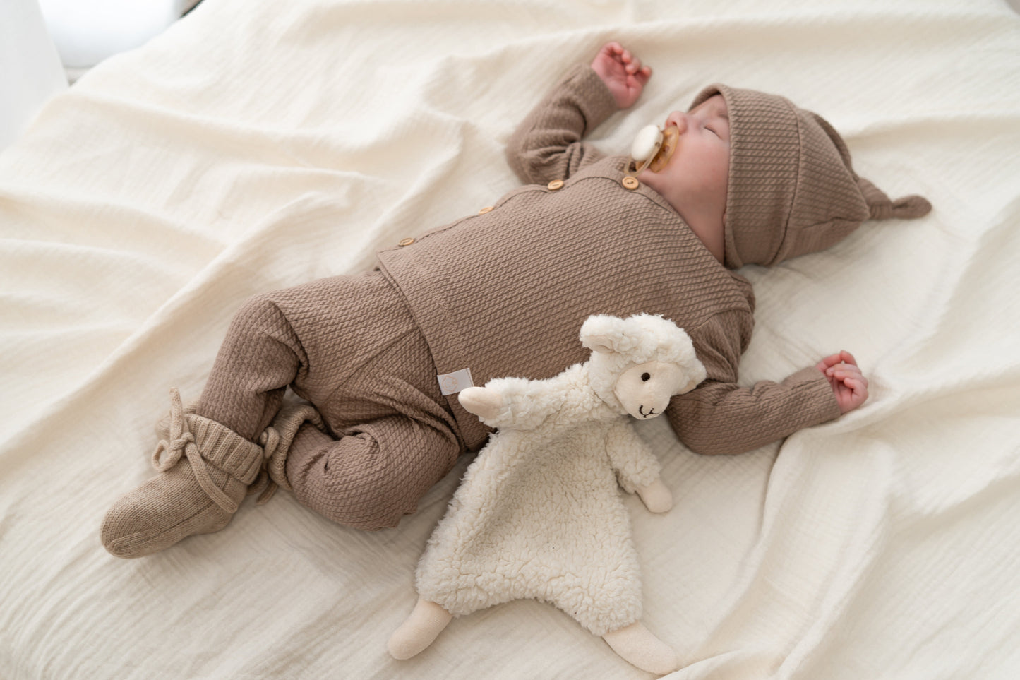 Newborn set Taupe (Cable) broek + muts