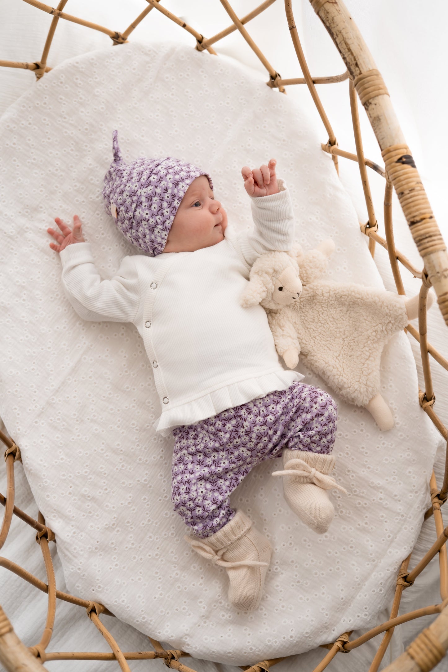 Newborn set Paarse mini bloemen broek + muts