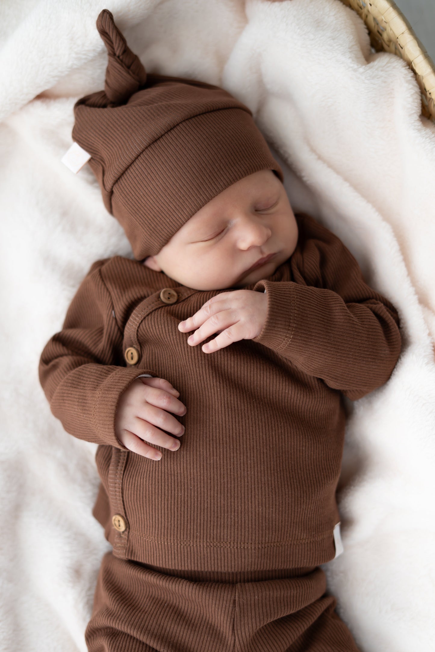 Newborn set Bruin (rib) broek + muts