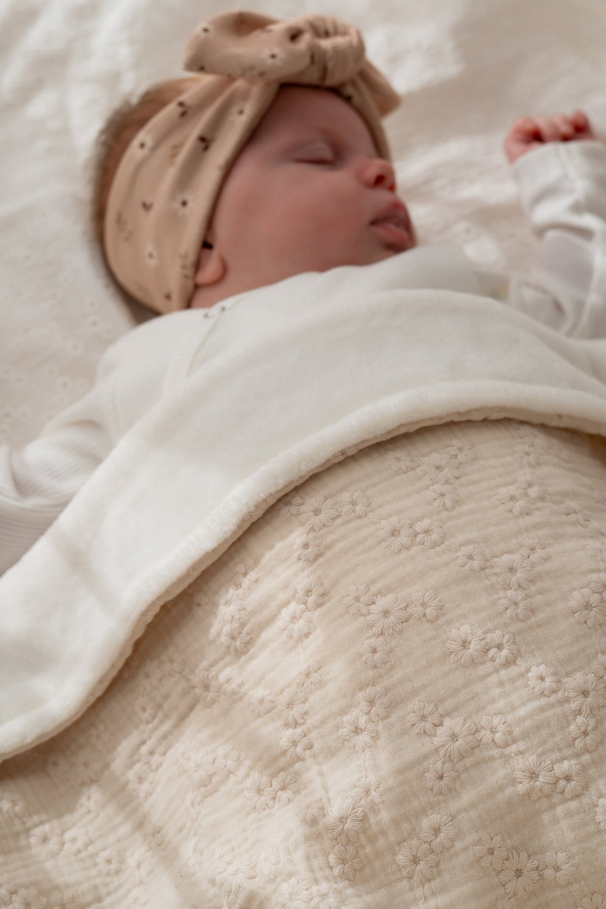 Wiegdeken Embroidery naturel (teddy)