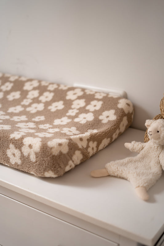 Aankleedkussenhoes Daisy taupe (teddy)