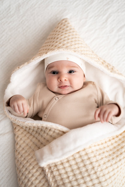 Newborn set Mini hartjes beige (rib)