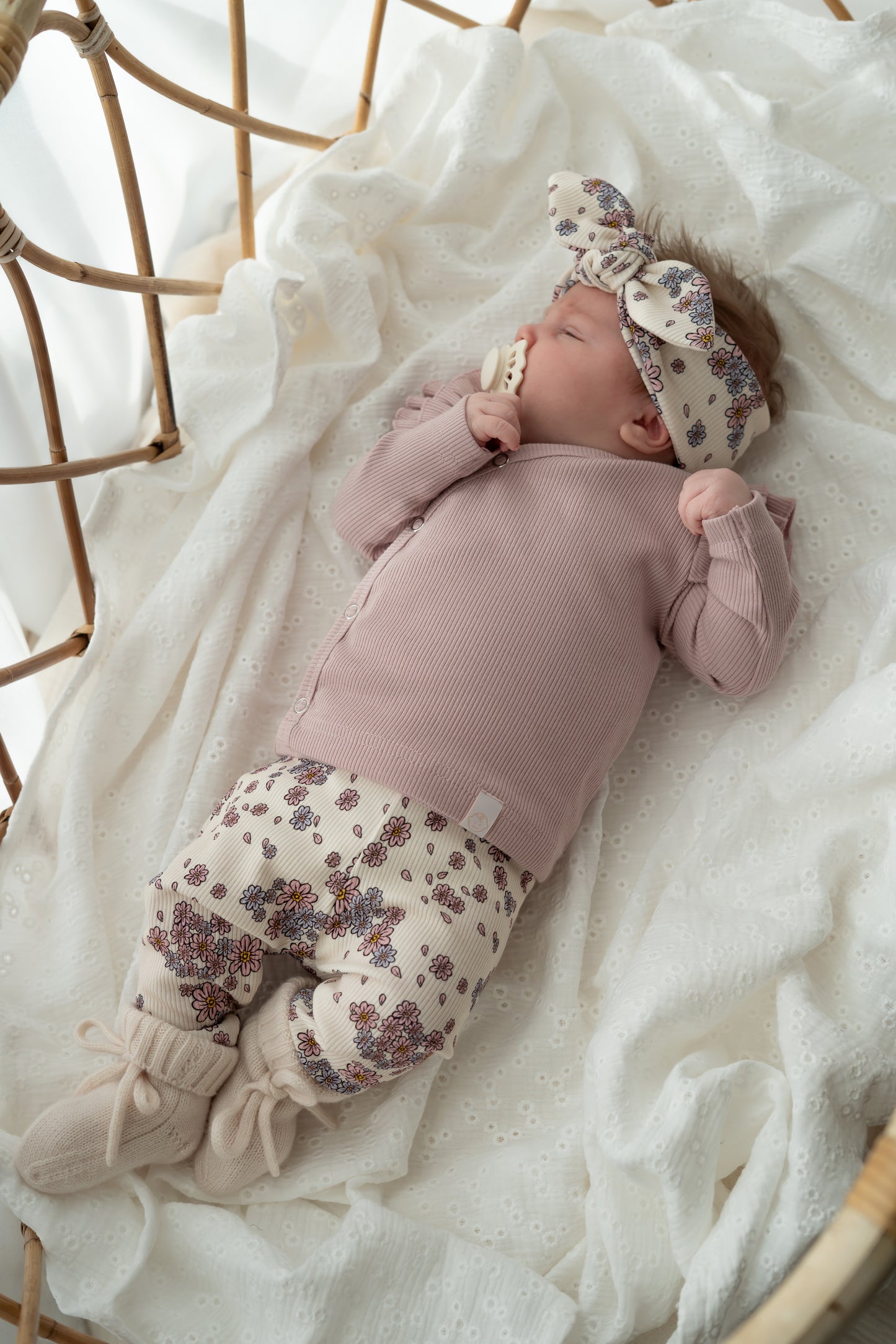 Overslagshirtje dubble ruffle Dusty roze (rib)