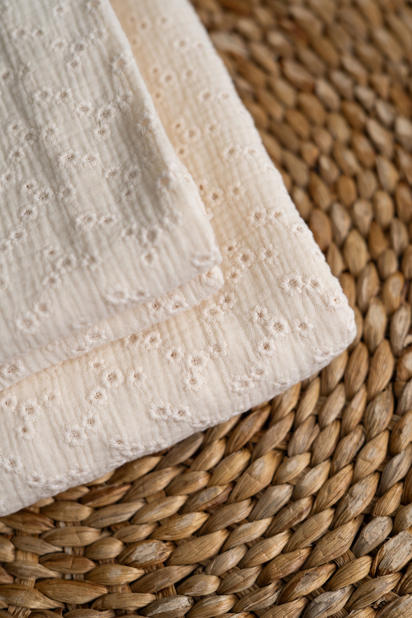 Hydrofiele doek Embroidery bloem naturel