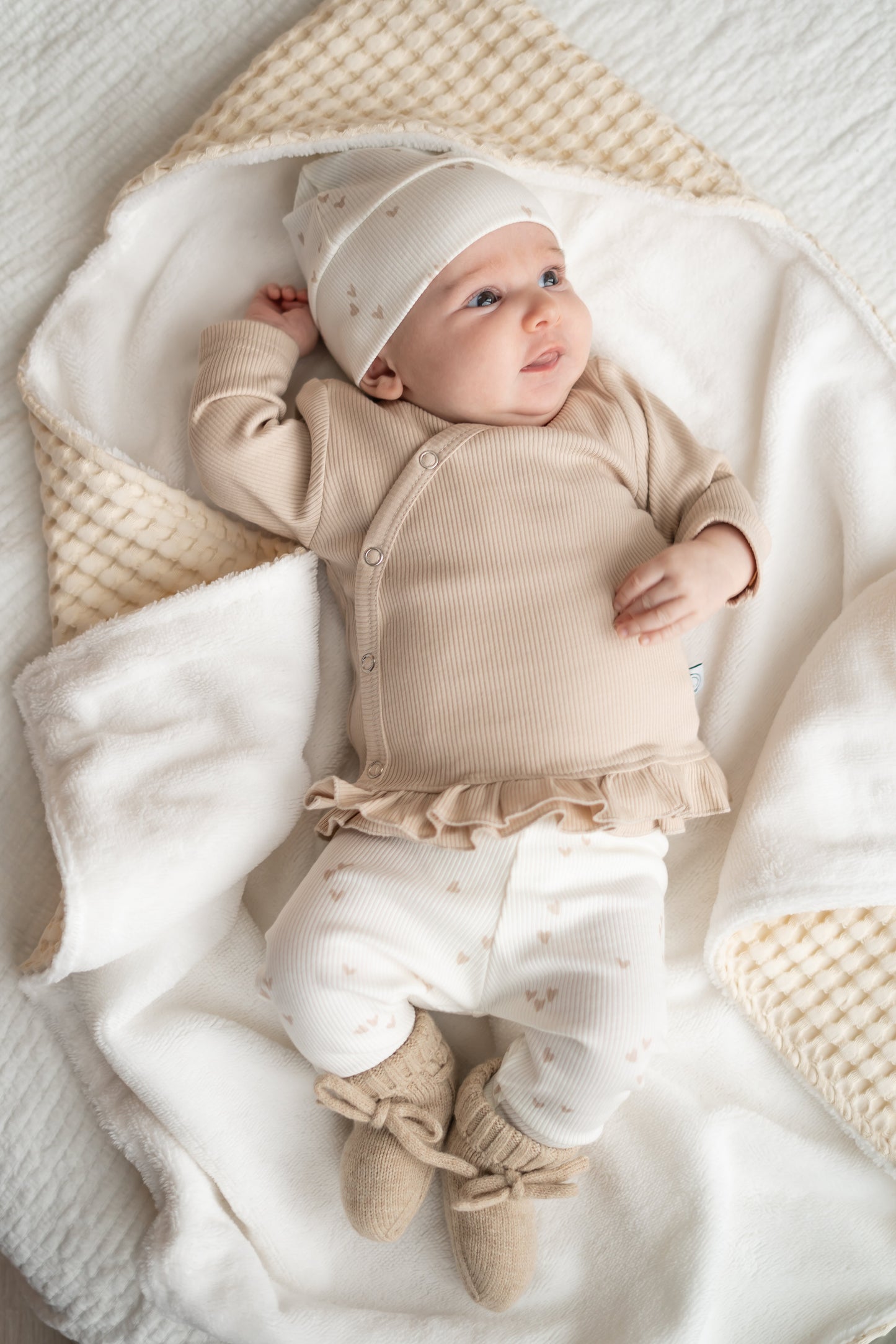 Prematuur overslagshirtje ruffle Beige (rib)
