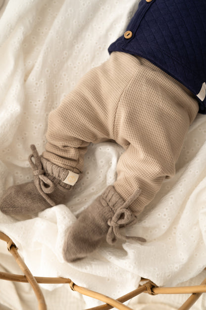 Newborn set Donker beige (wafel) broek + muts