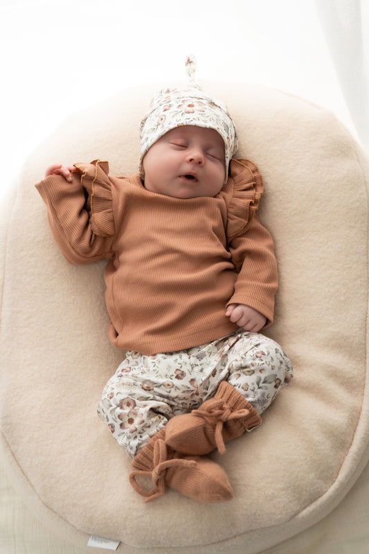 Baby shirt ruffle Perzik (rib)