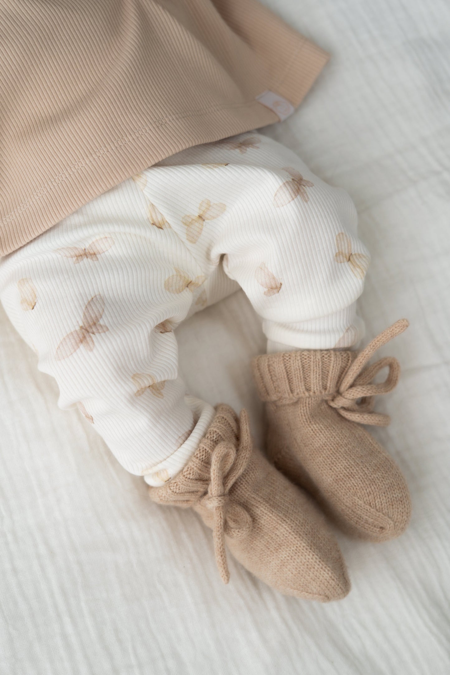 Newborn set Vlinders beige (rib) broek + muts