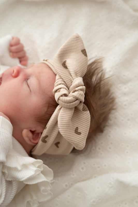 Haarbandje knoop Hartjes naturel (rib)
