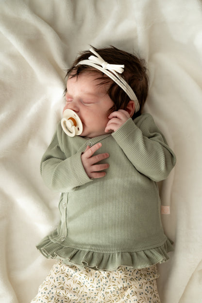 Overslagshirtje ruffle Zachtgroen (rib)