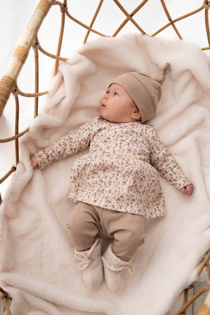 Newborn set Donker beige (rib) broek + muts