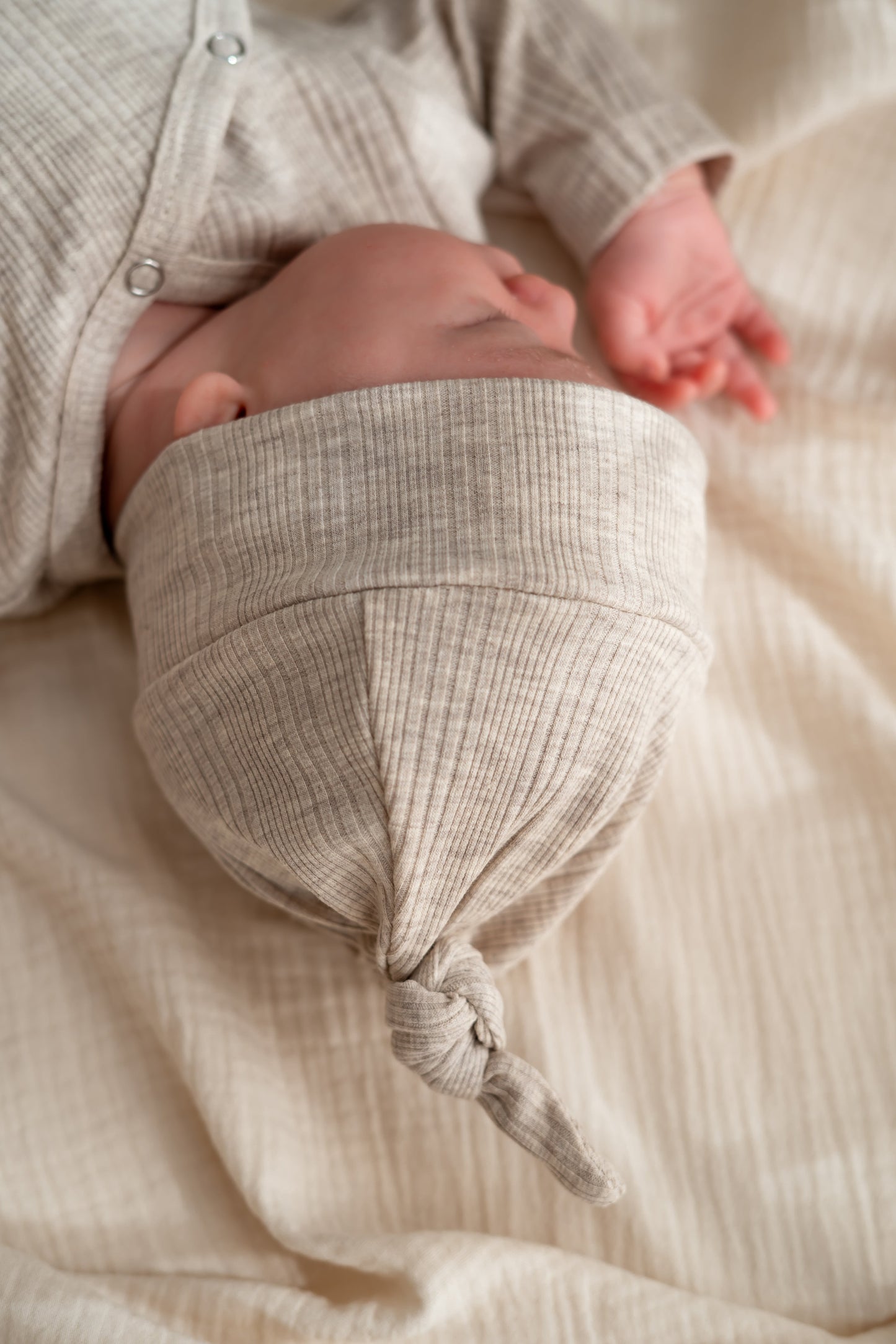 Mutsje Beige melange (ongelijke rib)