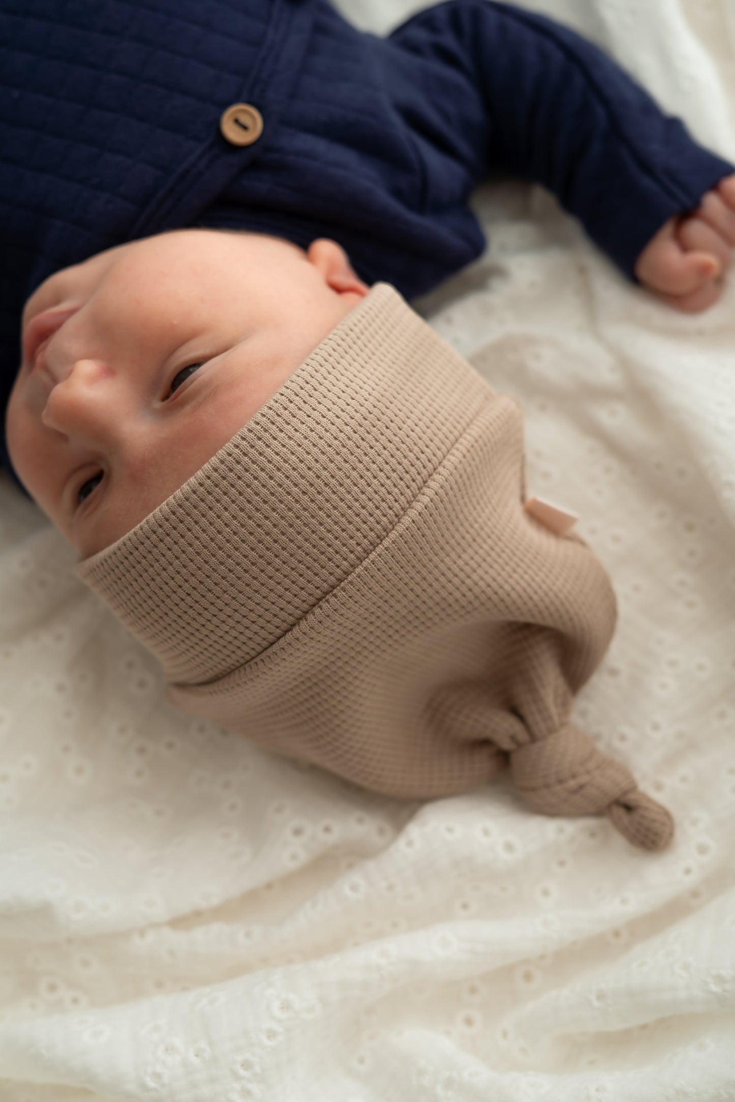 Newborn set Donker beige (wafel) broek + muts