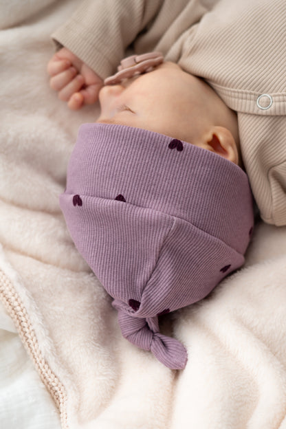 Mutsje hartjes paars (rib)