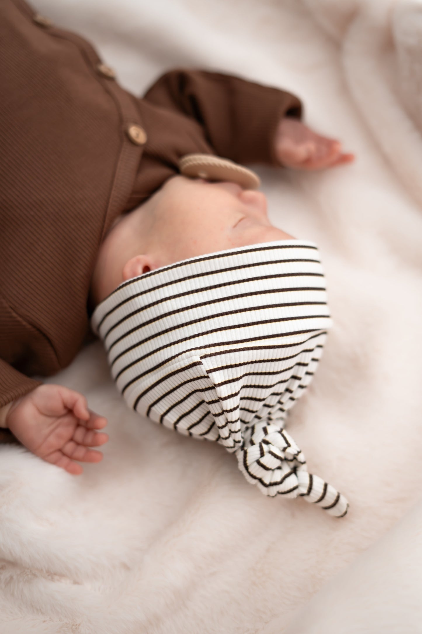 Mutsje Streepjes bruin (rib)