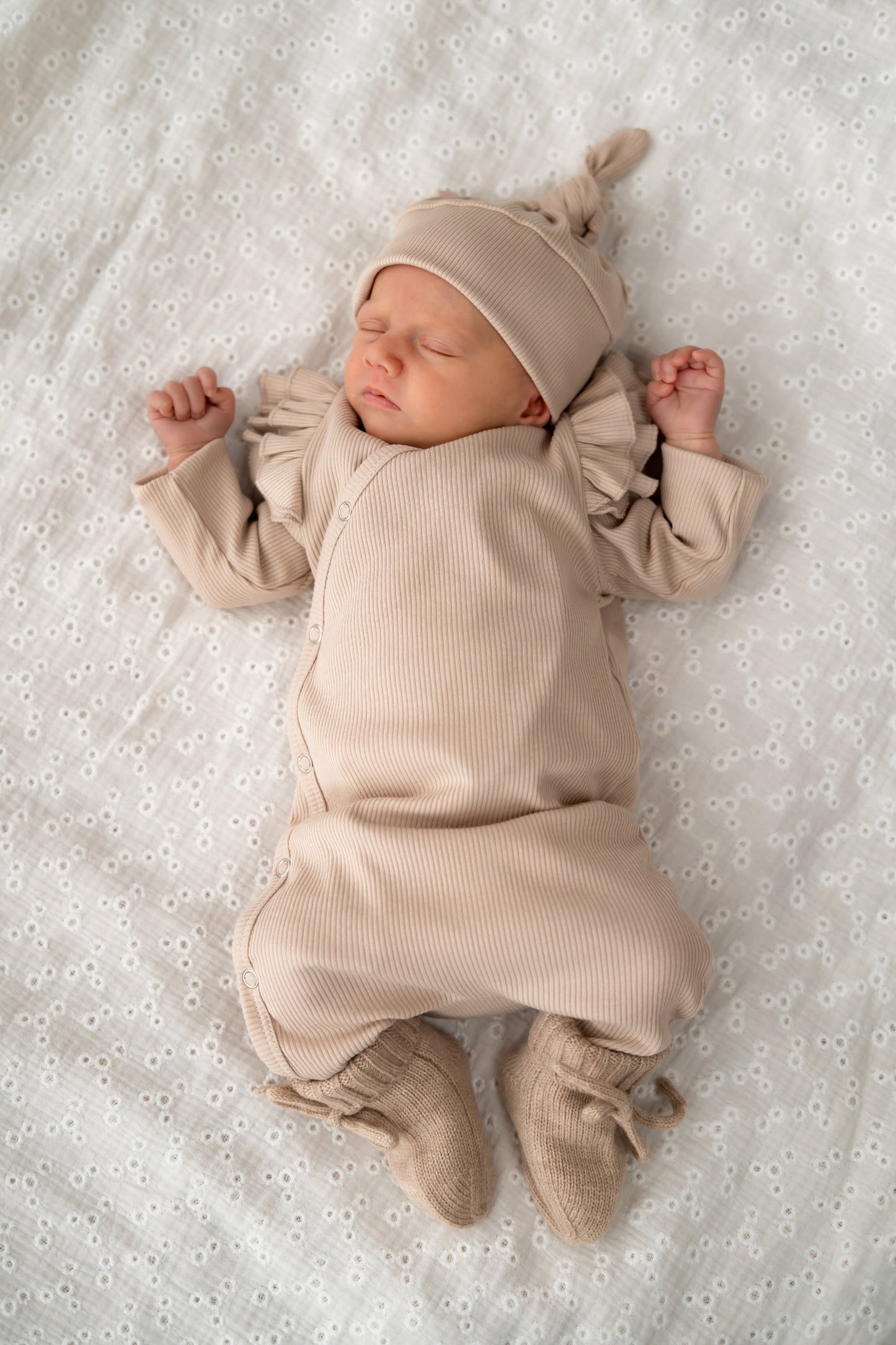 Prematuur Boxpakje dubbele ruffle beige (rib)