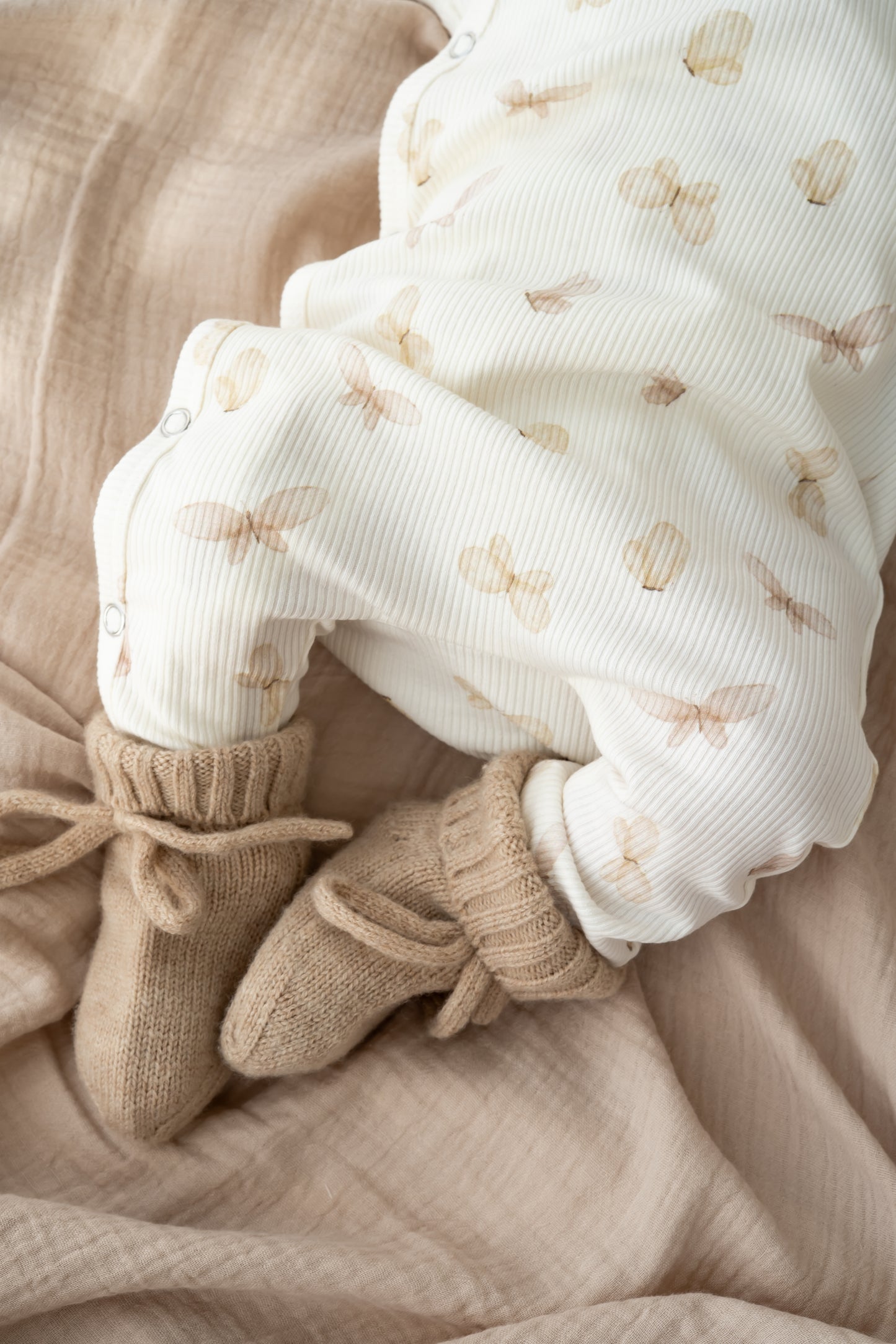 Boxpakje Dubbele ruffle Vlinders beige (rib)