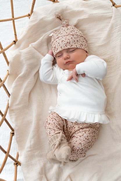 Prematuur mutsje Flowerbomb beige (rib)