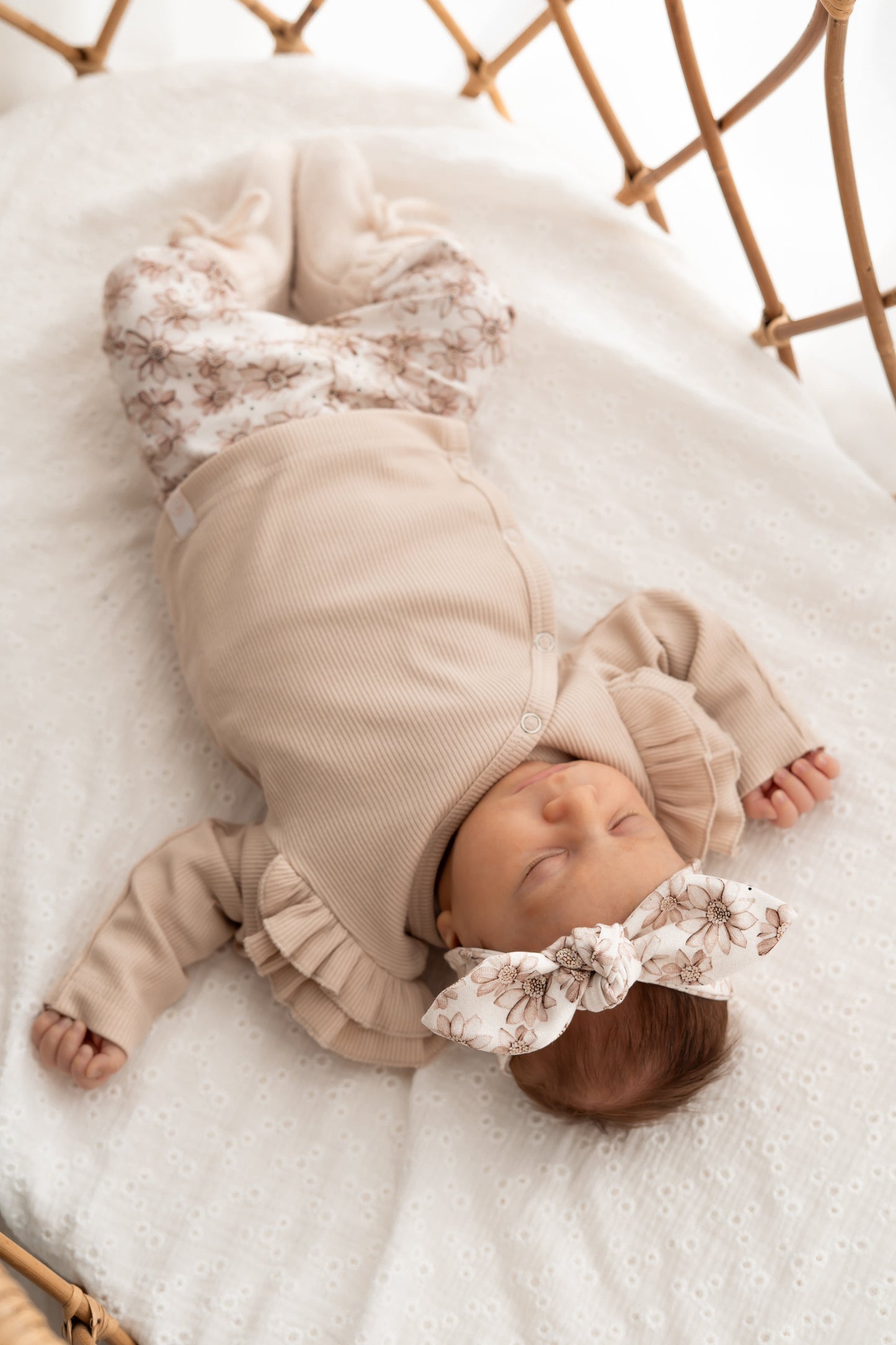 Overslagshirtje dubble ruffle Beige (rib)