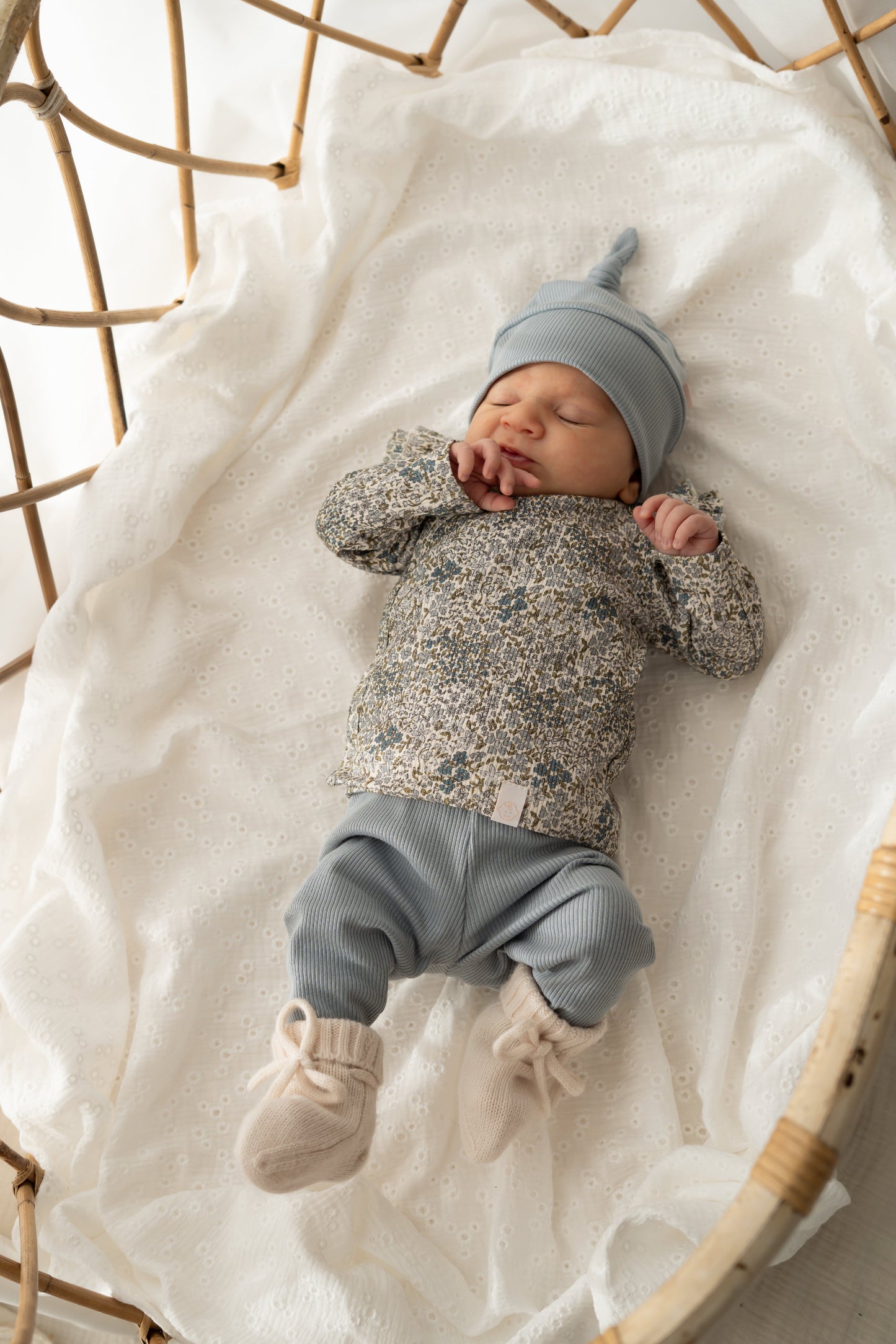 Overslagshirtje dubble ruffle Bloemetjes blauw (rib)