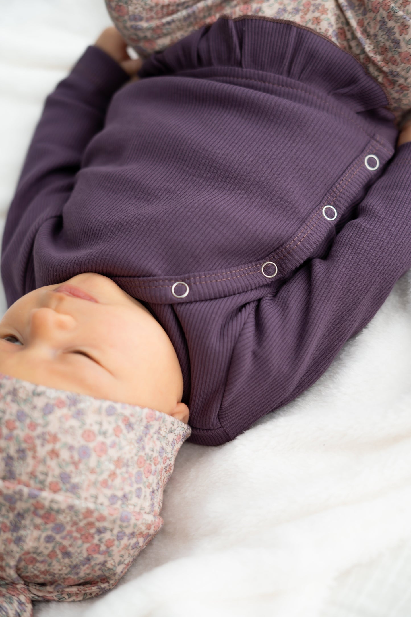 Overslagshirtje ruffle Donkerpaars (rib)