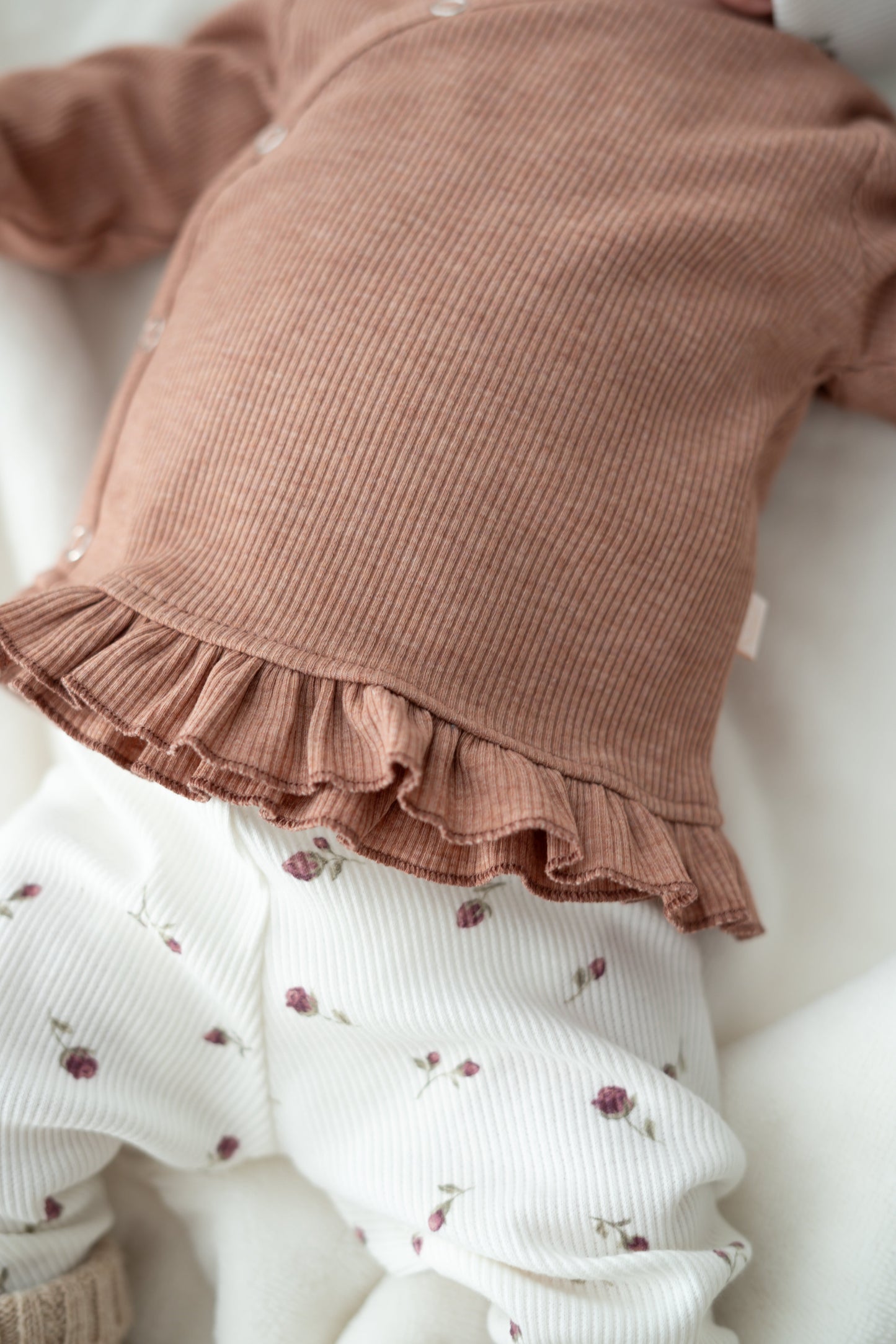 Overslagshirtje ruffle Oudroze melange (rib)