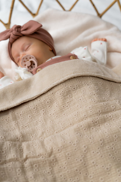 Wiegdeken Embroidery beige (bamboe)