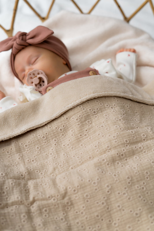 Wiegdeken Embroidery beige (bamboe)