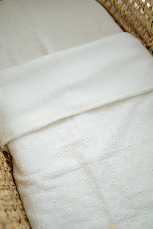 Wiegdeken Embroidery Ecru (bamboe)