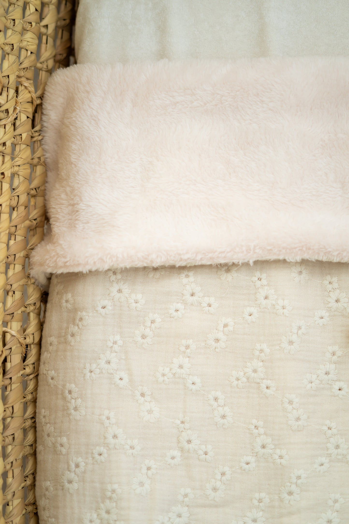 Wiegdeken Embroidery naturel (teddy)