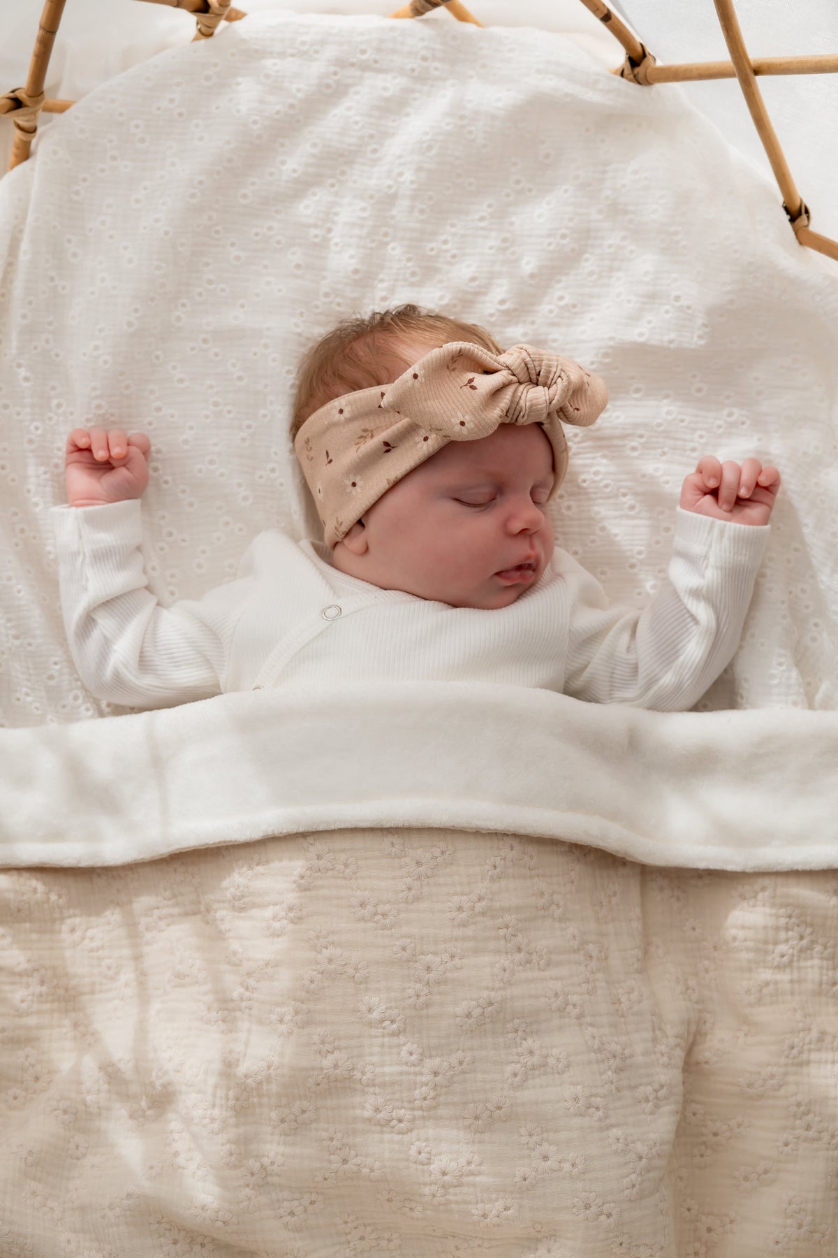 Wiegdeken Embroidery naturel (teddy)