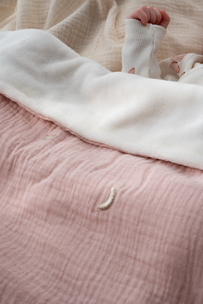 Wiegdeken Maan en sterren Roze (teddy)